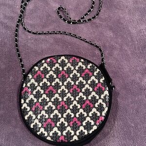 VERA BRADLEY circular purse, 7" round, chain and ribbon strap, zipper closure